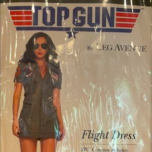 Size M Top Gun costume